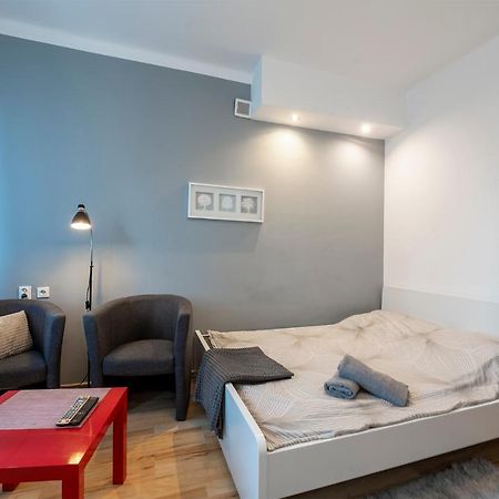 Cosy Studio In University District-Free Parking With Gate! วูดช์ ภายนอก รูปภาพ